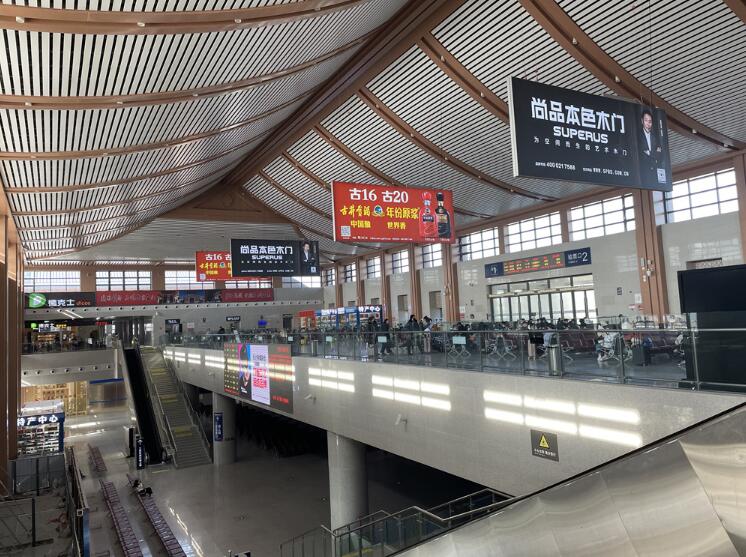 灯箱LED广告非常有利于现代社会快节奏、效率高的生活